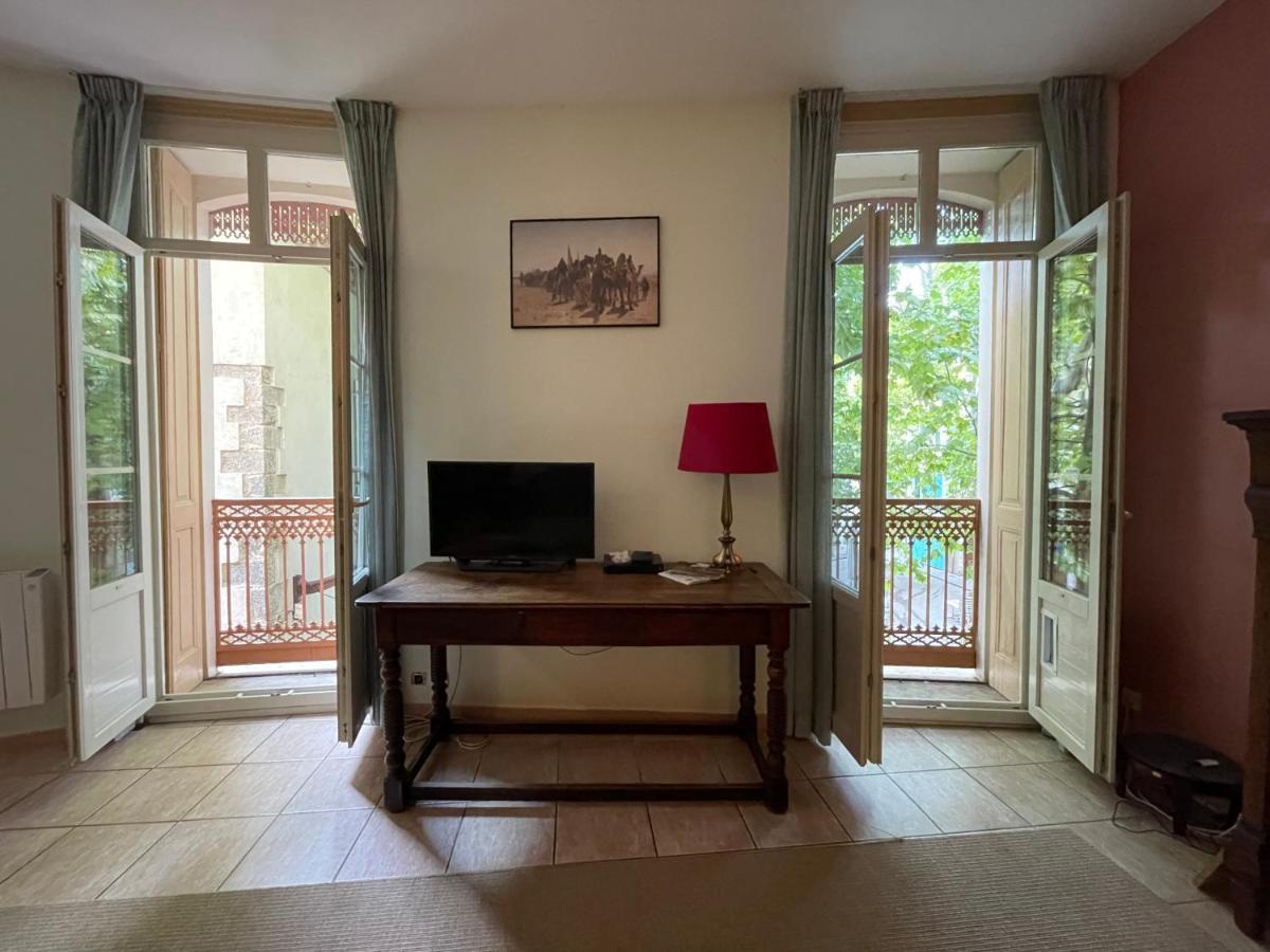 One Bedroom Apartment Place De L'Eglise, Сере Экстерьер фото