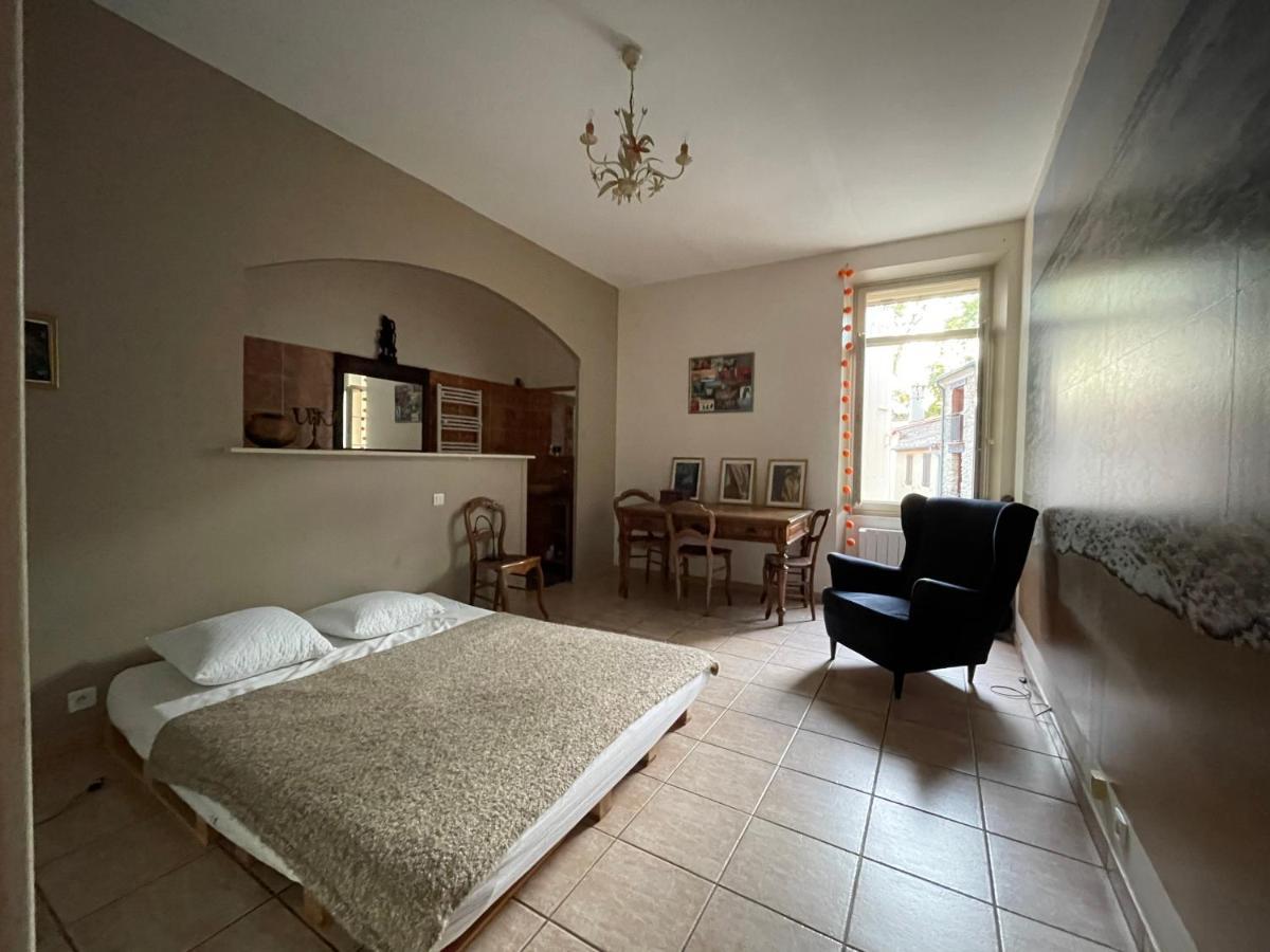 One Bedroom Apartment Place De L'Eglise, Сере Экстерьер фото